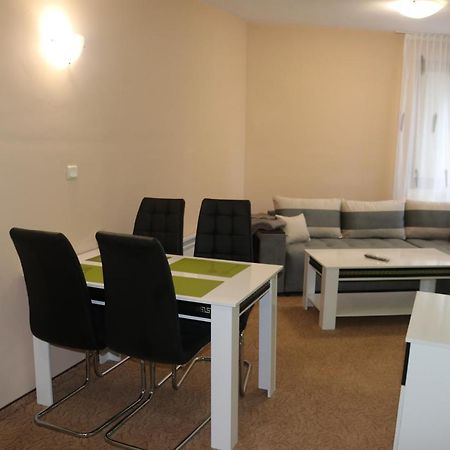 팜포로보 Winter Аpartments Gerovi 아파트 외부 사진